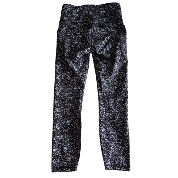 Athleta Size Small Ultimate Stash 7/8 Tight Leggings - Picture 2 of 16